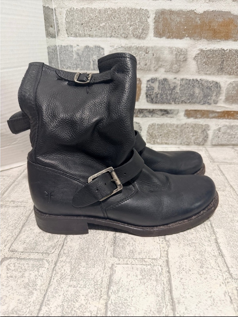 Frye Black Leather motorcycle boots woman’s 7.5